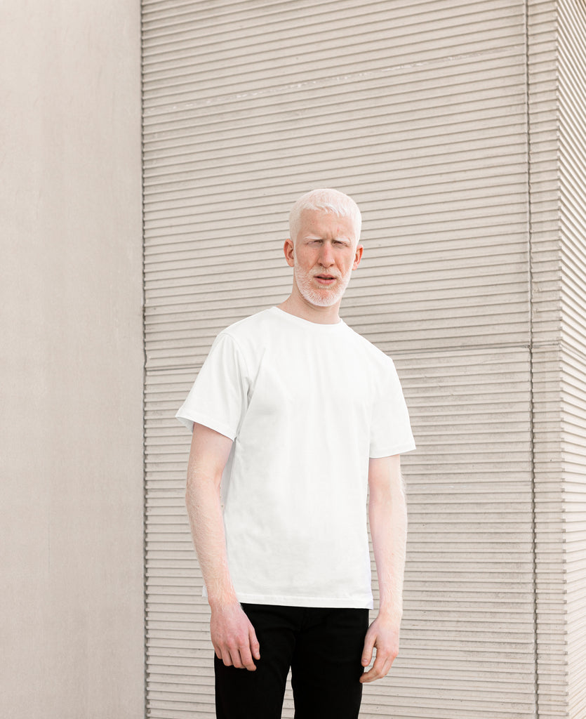 camiseta-algodon-organico-cartificado-OCS-100-fabricada-Portugal-blanca-hombre
