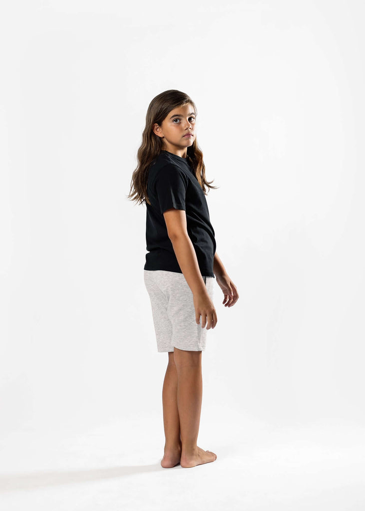 camiseta-minimalism-para-nina-algodon-organico-100-sostenible-color-negra