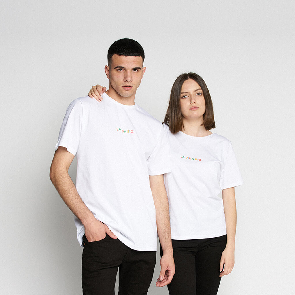 ropa-sostenible-para-empresas-camiseta-blanca-algodon-organico-transfer-logo-empresa