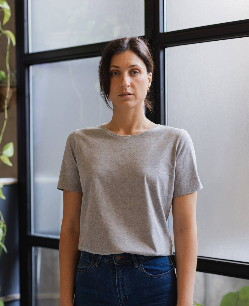 camiseta-mujer-algodon-organico-color-gris