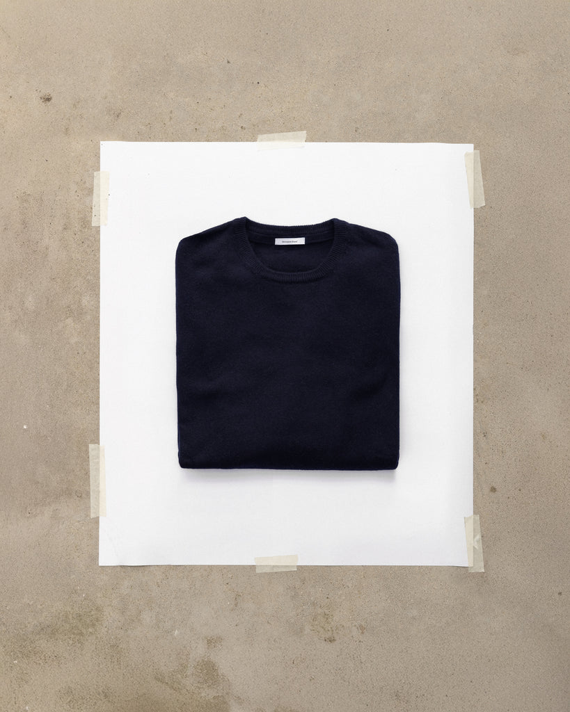 jersey-azul-reciclado-minimalista