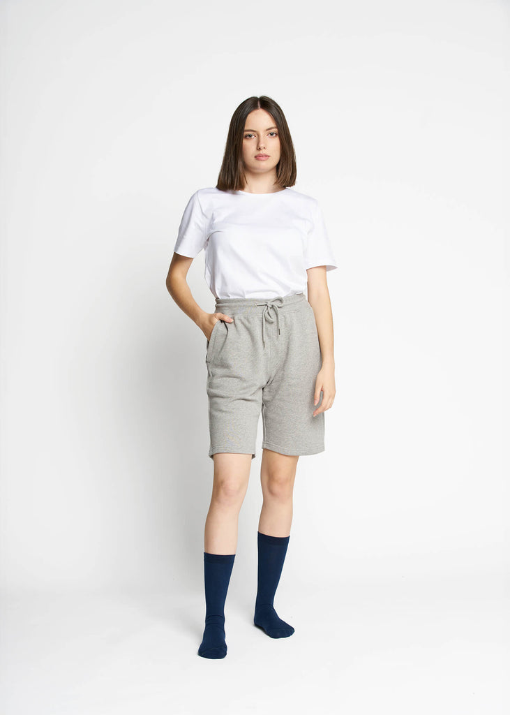 pantalon-corto-estilo-jogger-color-gris-unisex-ropa-sostenible