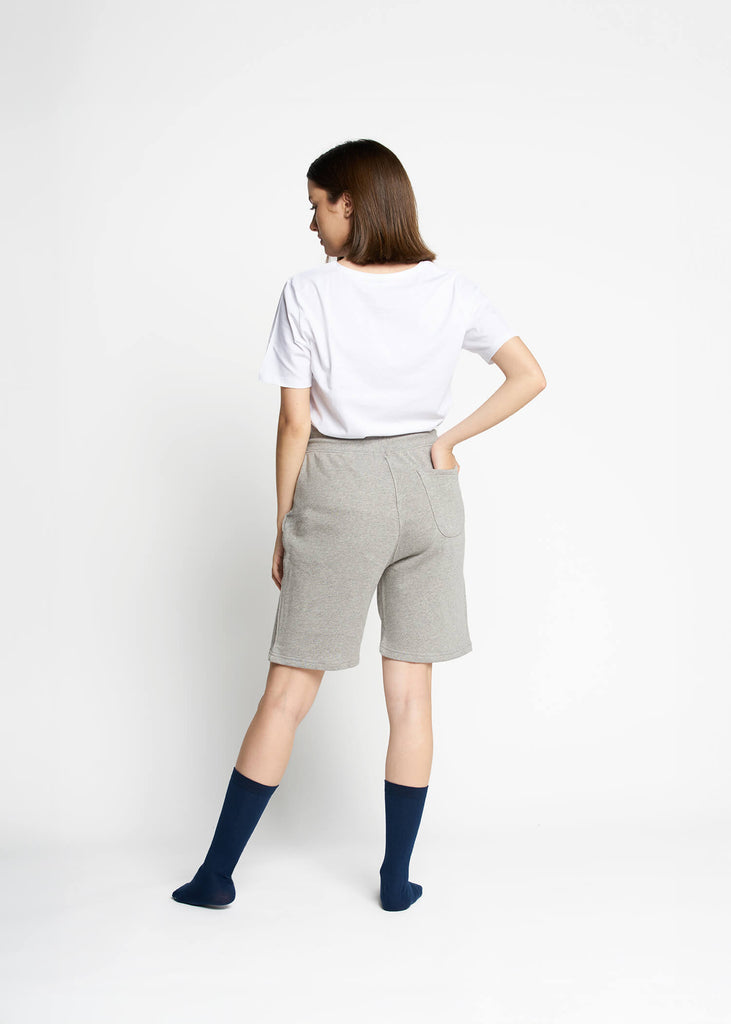 pantalon-corto-estilo-jogger-color-gris-unisex-ropa-sostenible