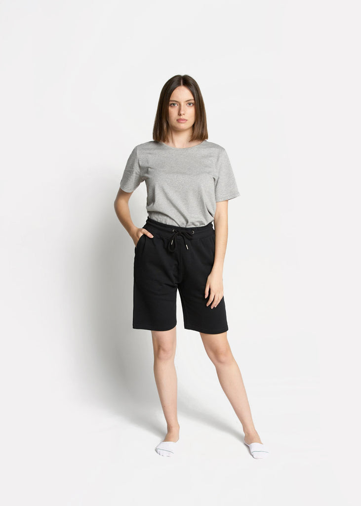 pantalon-corto-estilo-jogger-color-negro-ropa-sostenible