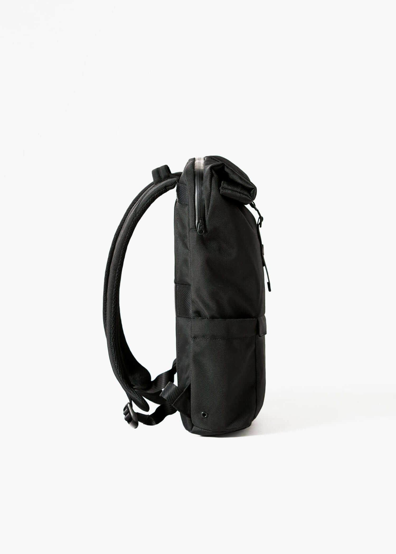 Mochila Slim Minimalista Impermeable Poliester reciclado
